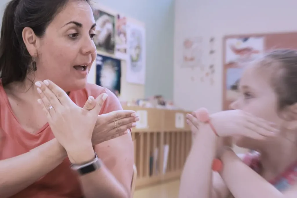 Inclusione (1) maestra con bambina